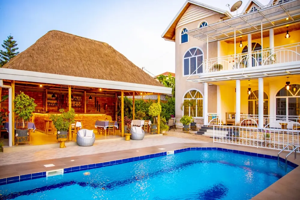 Villa Asimba exterior, garden side