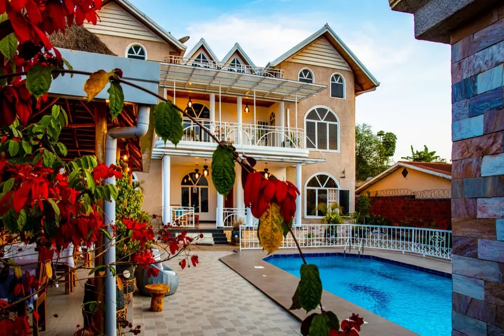 Villa Asimba exterior, terrace side